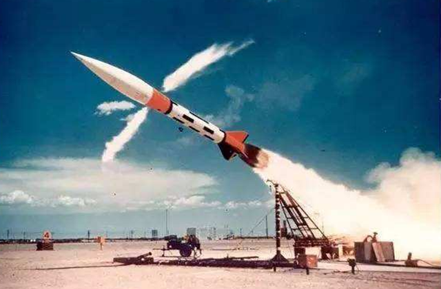 通常情况下,导弹发射是无法取消的,但核武器却不同,加装了