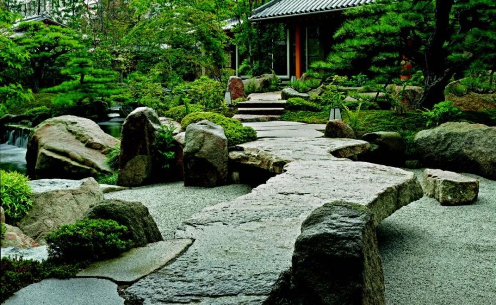 当代景观设计手法下的禅意表达 当代日本枯山水大师枡野俊明有着双重