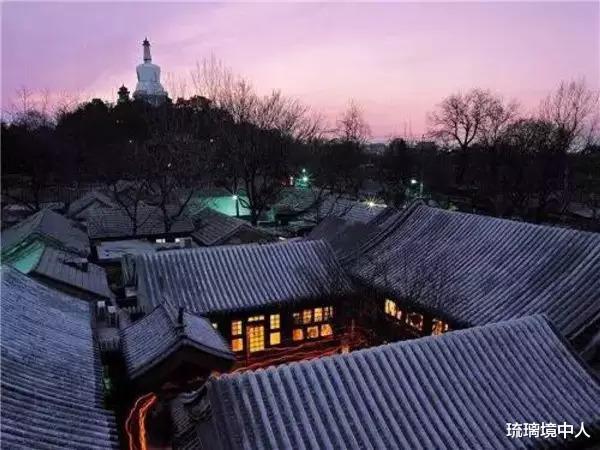 这套四合院位于北京大栅栏的排子胡同,是2004年时默克多为邓文迪购买