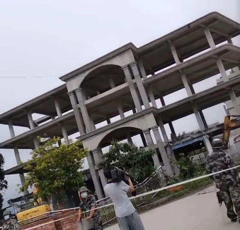 莆田一土豪家的 4 层豪宅被拆了!一大笔巨款投下就没了
