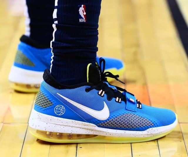 nba球员上脚:鹈鹕队的球鞋,这个新秀内线狠货有点多!