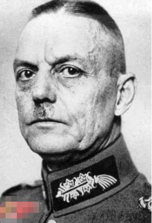 威廉·约瑟夫·弗朗茨·冯·勒布陆军元帅,年轻时参加八国联军,1944年