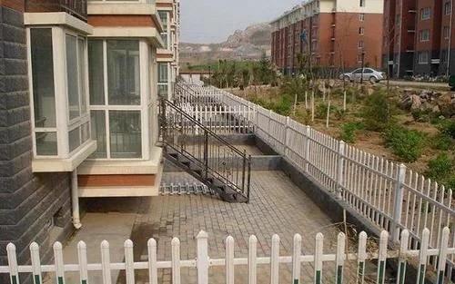 因贪便宜买了一楼的房子入住10天就想卖房一楼真不能买？