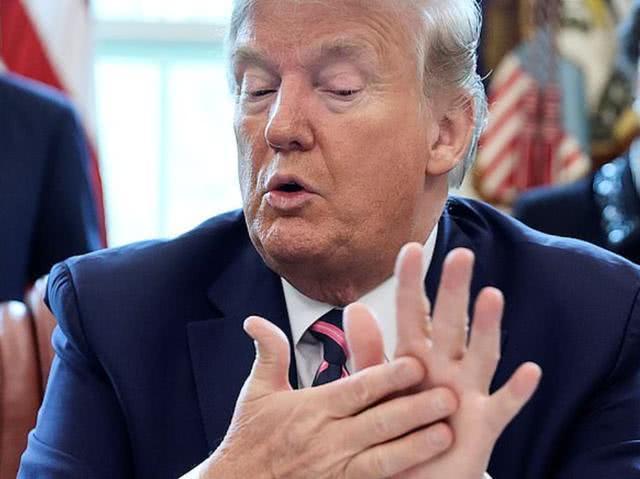 最新民调特朗普支持率落后拜登14％，还能翻盘吗？