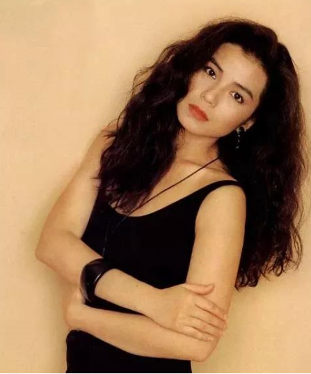 90年代港星发型盘点，如今依旧时髦，看朱茵袁咏仪就知道有多美