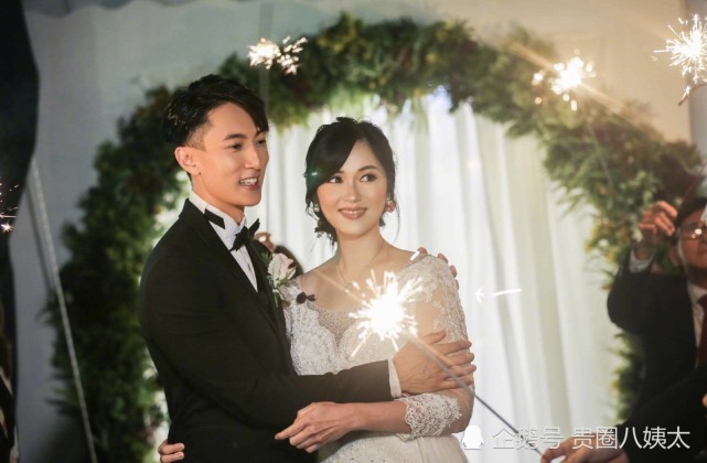 吴尊婚纱照_吴尊林丽吟晒婚纱照(2)