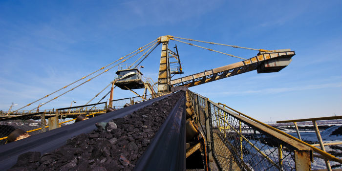 铁矿石期货5月以来上涨近30％