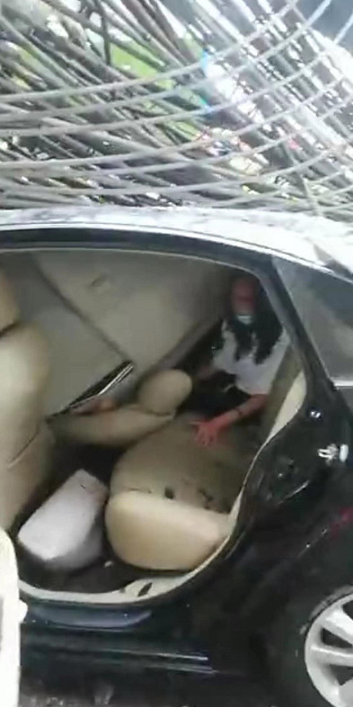 武汉一工地发生一起大型塔吊事故 救援正在进行中