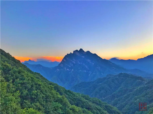 被绿色笼罩的白云山，满足你对夏天的所有幻想！