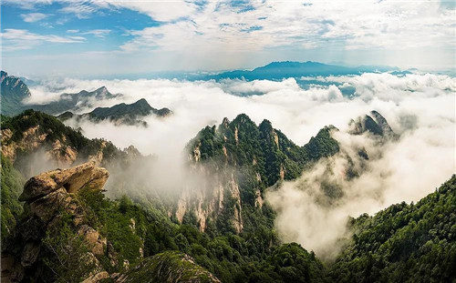 被绿色笼罩的白云山，满足你对夏天的所有幻想！