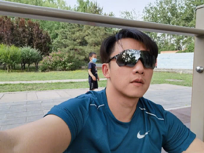 郑恺年后胖了30多斤，看了他的减肥食物后，我吃双份都吃不饱