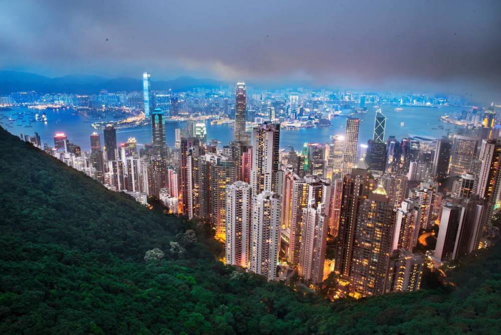 中国最任性的富豪，在香港拥有100多套豪宅，自己不住也不租不售