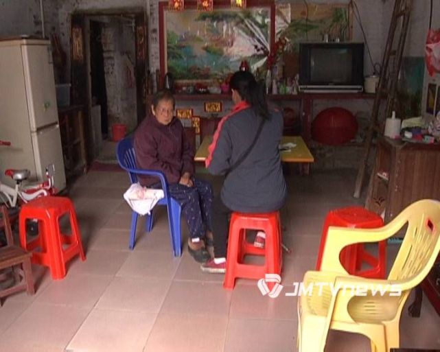 江海女子医院门口捡来娃 常常感冒发烧一查吓