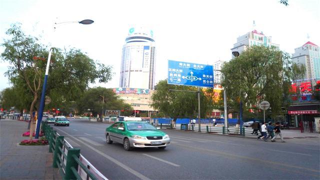 GDP一千多亿的城市