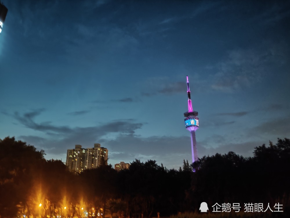 昨夜星辰昨夜风,繁华落尽勿忘初心,电视塔下夜景