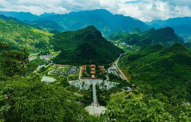 九嶷山主峰 舜源峰 永州市文旅广体局供图