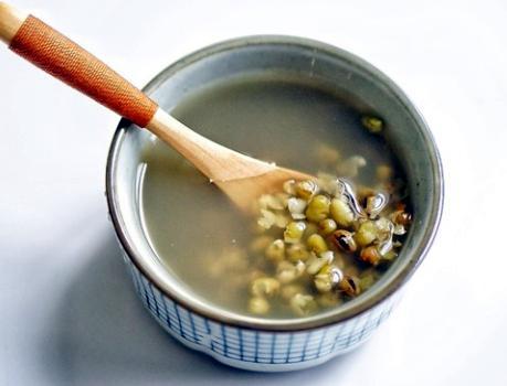 绿豆汤怎样快速煮开花?别直接下锅,多加1步,绿豆15分钟煮开花