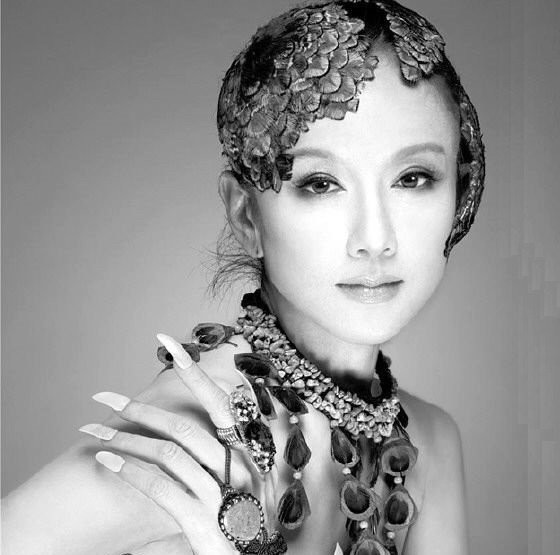 年轻时的杨丽萍有多美你知道吗?如今61岁美貌依旧!