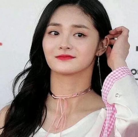 程潇不能没刘海，孟美岐不能没眼妆，而周洁琼离了它再不是女神！