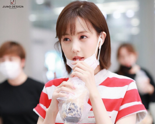 李一桐把奶茶扔进垃圾箱谁注意她下意识的反应素质装不出来