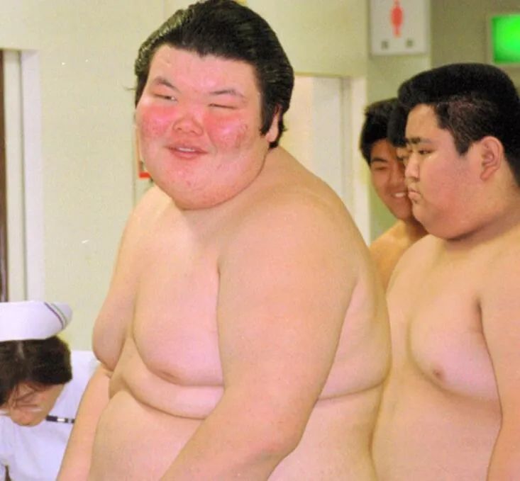 日本史上最重相扑，一年内狂减200斤以后，竟然感觉有点萌？