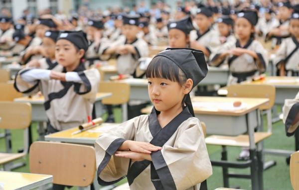 多地研究小学入学年龄截止日方案,河北等地曾