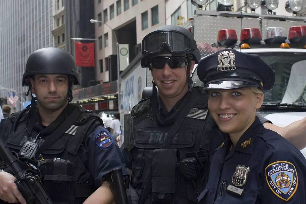 图为纽约警察