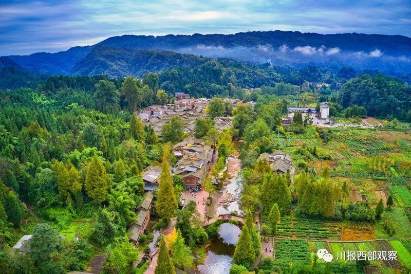 荥经县龙苍沟镇 据悉,此批乡村旅游重点村是我省贯彻落实《中共四川