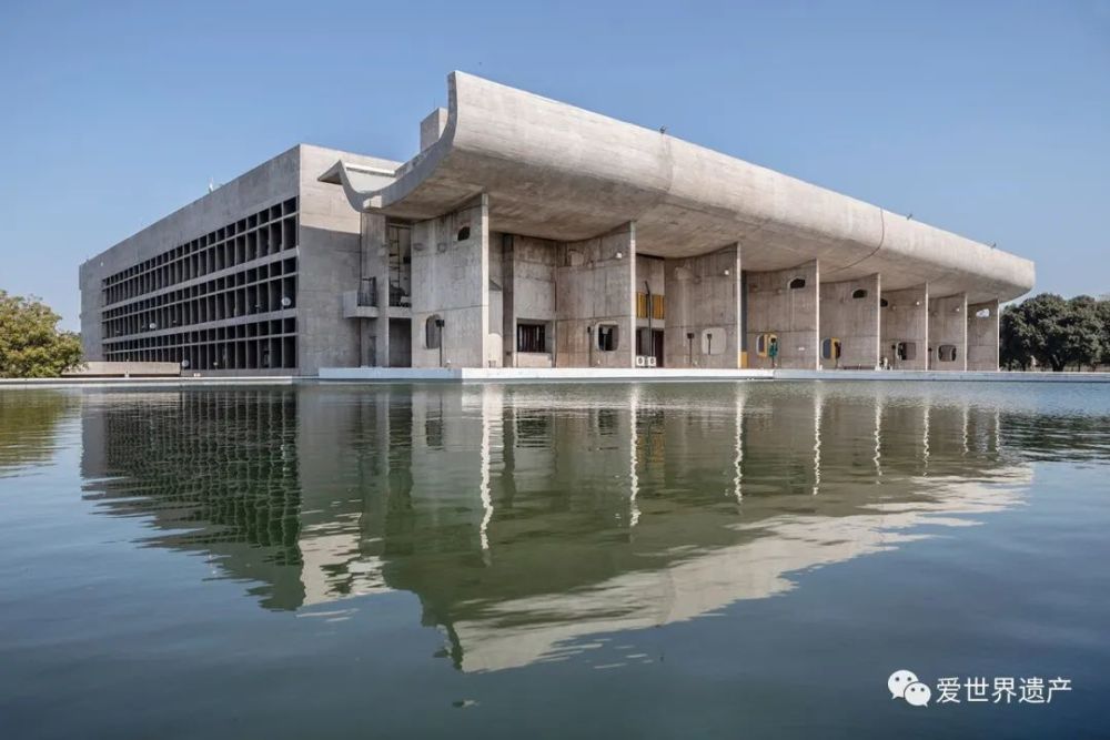 勒·柯布西耶的建筑作品,对现代运动的杰出贡献-昌迪加尔议会建筑