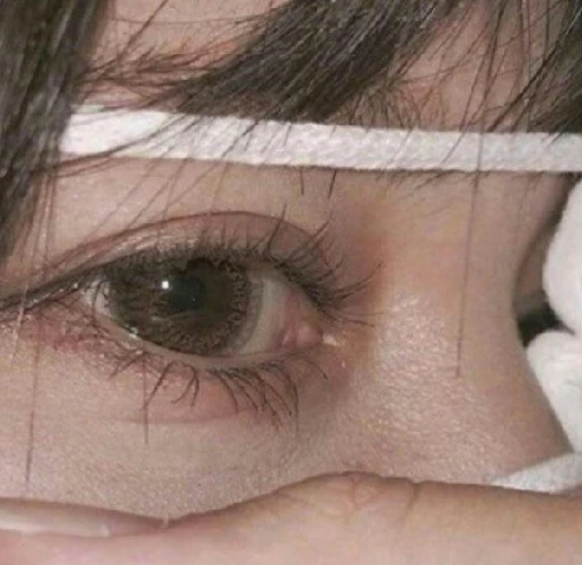 初中女生嫌“眼睛小”？3招让眼睛瞬间“变大”，校草都要追求你！