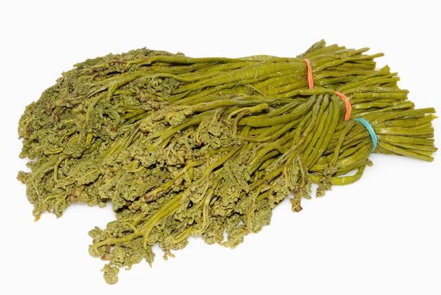 吃了一道时令蔬菜，4岁男孩紧急送医抢救！3种蔬菜特毒，能不吃就不吃
