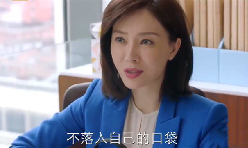 秦岚和陈数都是国内电视剧不可或缺的女演员,两个人风格不同,平常也