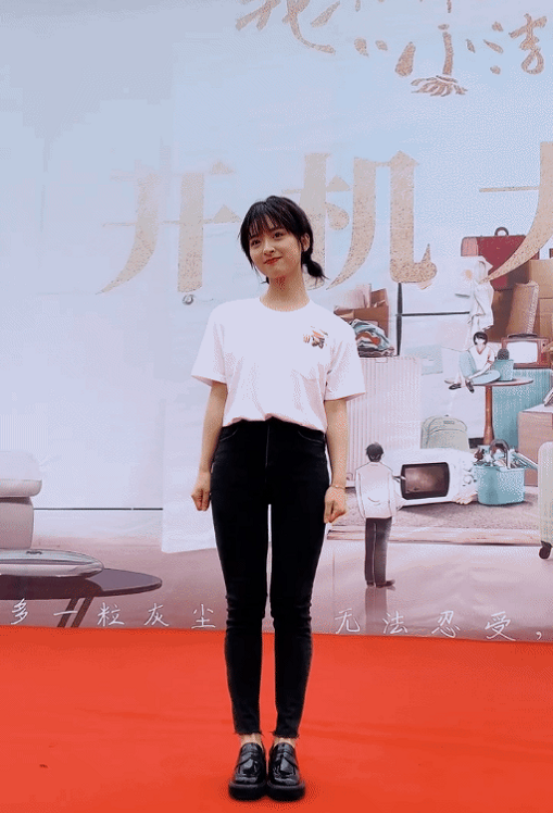 有种“给力”叫沈月健身，小腿肌跟以前差距大，为了红真够拼的