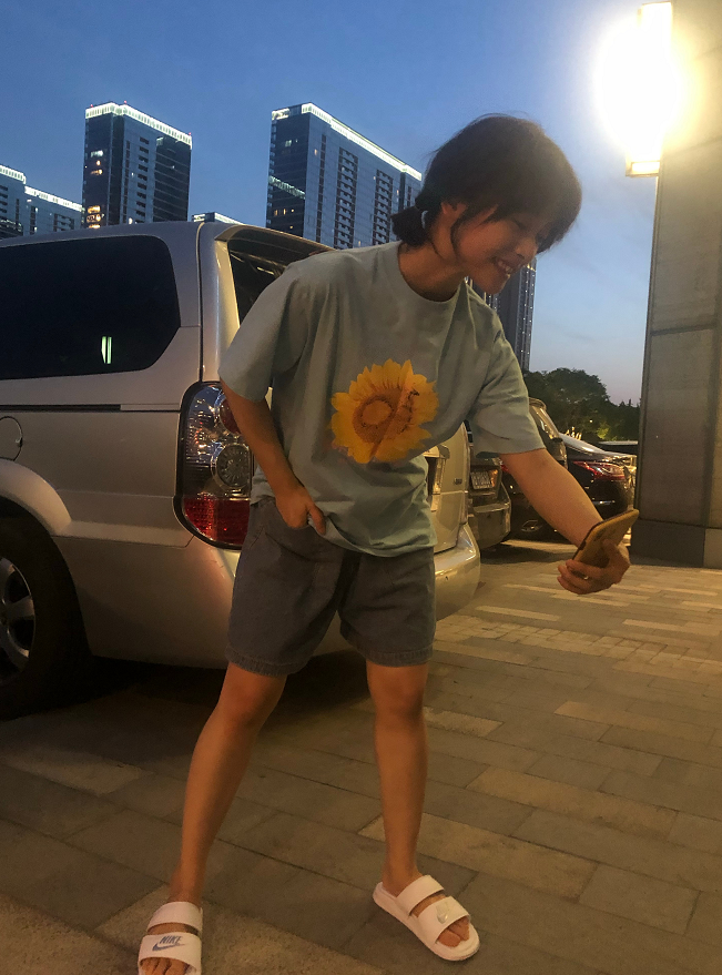 有种“给力”叫沈月健身，小腿肌跟以前差距大，为了红真够拼的
