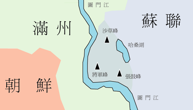 张鼓峰是图门江左岸珲春水流峰的最高峰,占领此地就能扼守高地,俯瞰