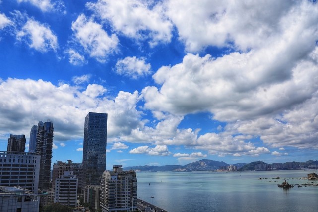 福建厦门:碧海蓝天映衬鼓浪屿迷人风光