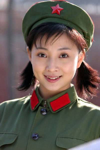 当过兵的那些女星,孙俪,刘涛,金星上榜,最后这位军衔高的吓人