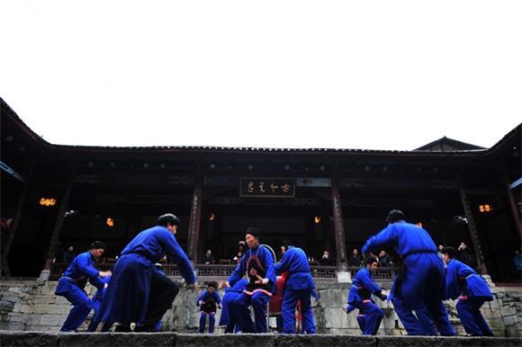 酉阳土家摆手舞",成功亮相龚滩古镇"武陵山区(渝东南)土家族苗族文化