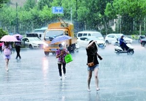 "暴力梅"首秀很暴力 江苏继续发布暴雨警报