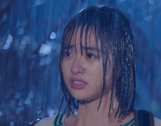 同样是女演员淋雨的剧照:郑爽最有灵气,热巴最精致,沈月最让人意外!
