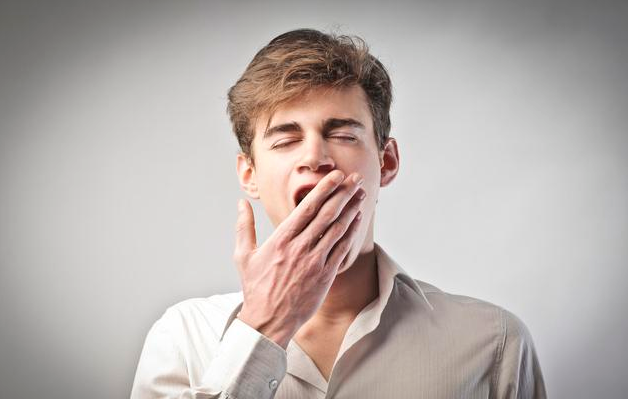 肾脏发虚的男人老得快！嘴里出现3个“异常信号”，真要抓紧养肾了！
