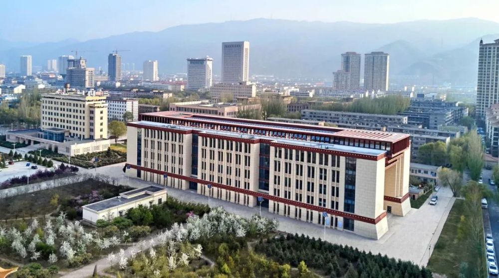 现代化民族建筑特点 元素符号的运用∣青海民族大学藏学院
