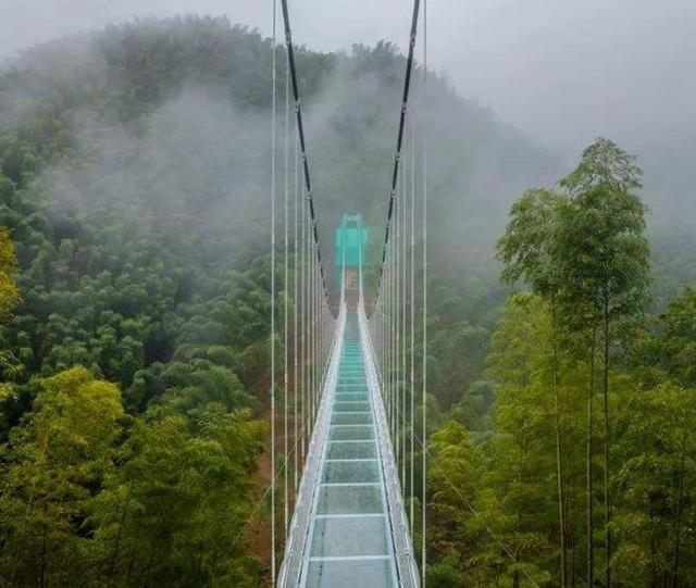 曾经红极一时的玻璃栈道,如今慢慢冷却了,是什么原因呢