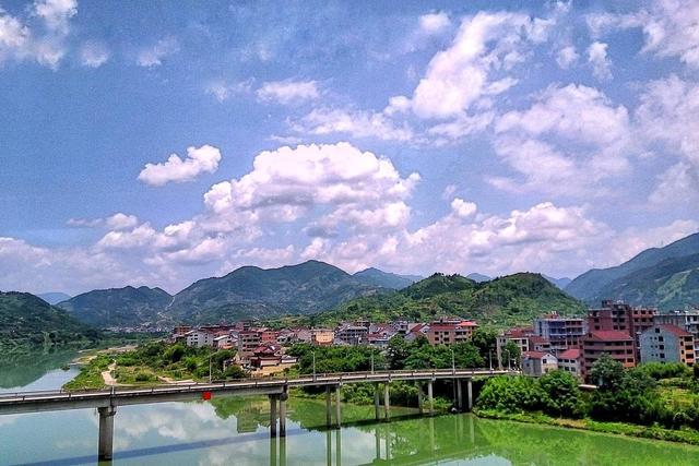 黄山gdp要求_黄山风景图片(2)