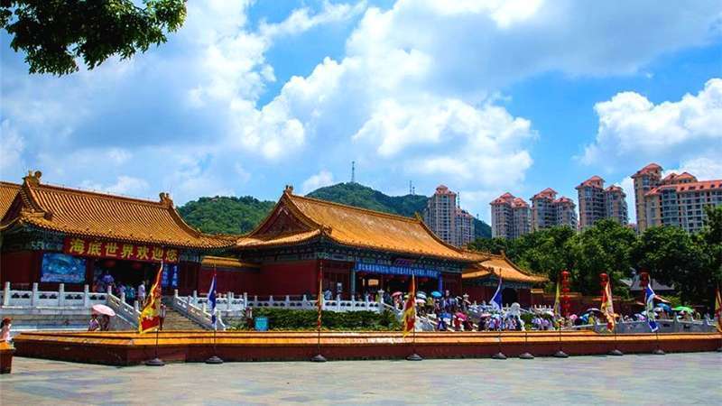 我国最无奈的城市，被5大经济强市包围，优势巨大，但今年才跻身二线城市！