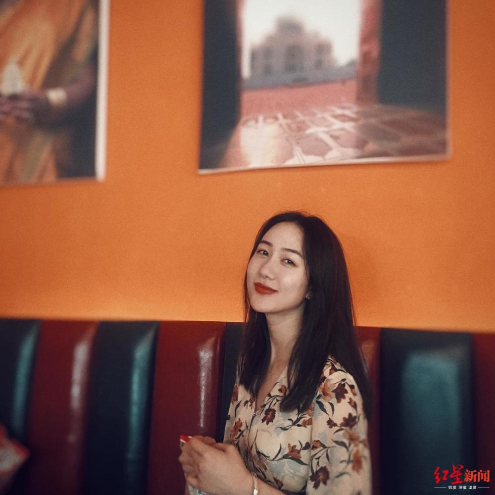 演员独白:《成都偷心》重返舞台,观众都戴着口罩,但投射过来的眼神热