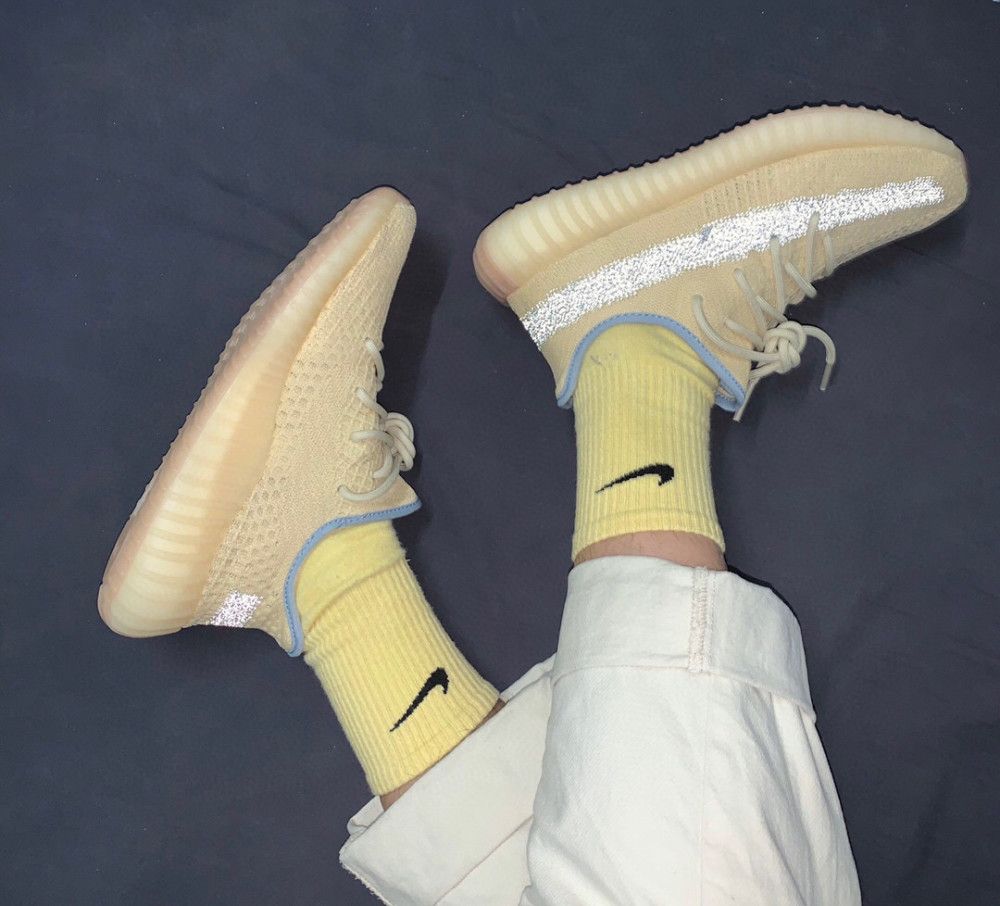 阿迪达斯奶油麻布椰子鞋 yeezy boost 350v2 linen