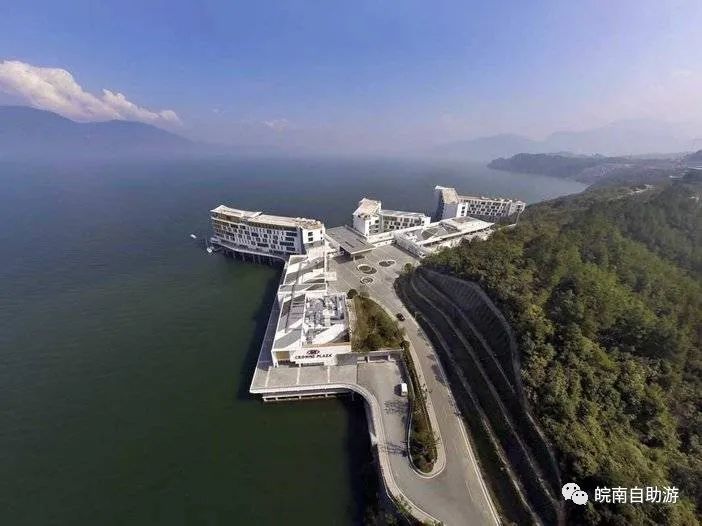 住黄山太平湖绿地皇冠假日酒店,享双人豪华早晚餐 免费健身房