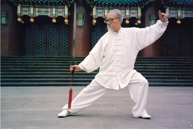 俗语“老不泄残精，少不食壮火”啥意思？老祖宗经验之谈人生真谛