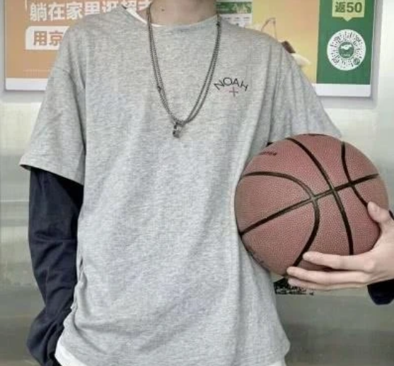 打篮球时,男生觉得"贼丢脸"的3种行为,女生却"两眼放桃花"